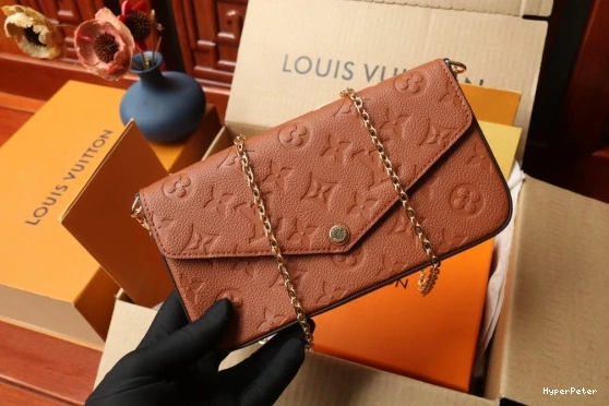 VUITTON LOUIS POCHETTE FÉLICIE 0816